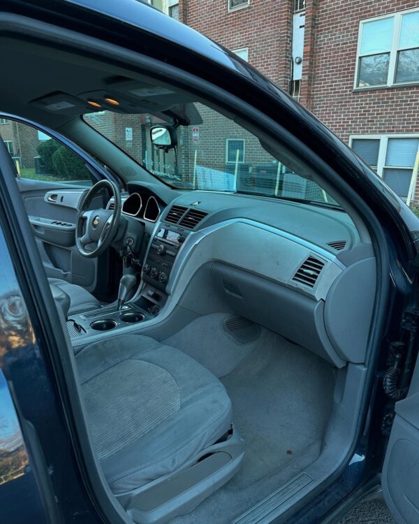 2012 chevy traverse ls