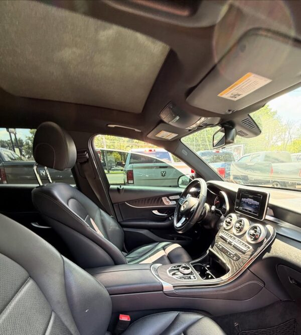 2018 mercedes glc 300