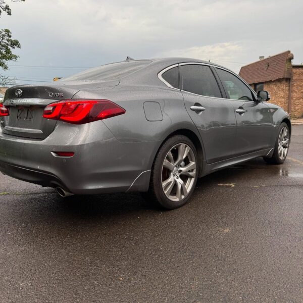 2019 infiniti q70