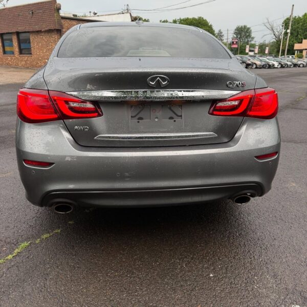 2019 infiniti q70