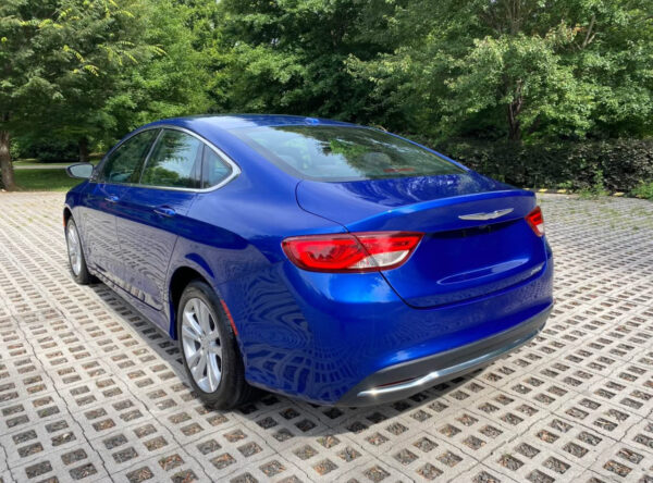 2015 chrysler 200