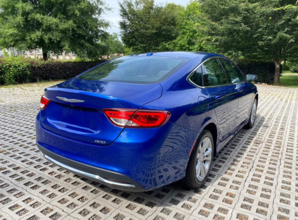 2015 chrysler 200