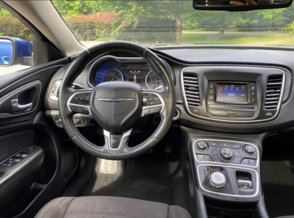 2015 chrysler 200